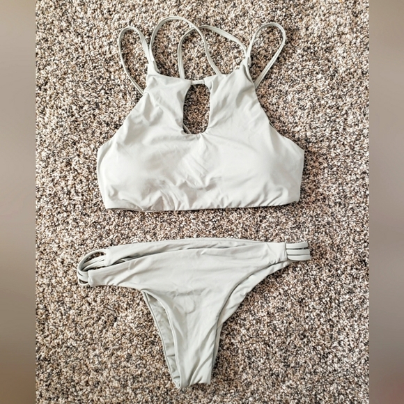 Roxy| Bikini Set - Picture 1 of 7